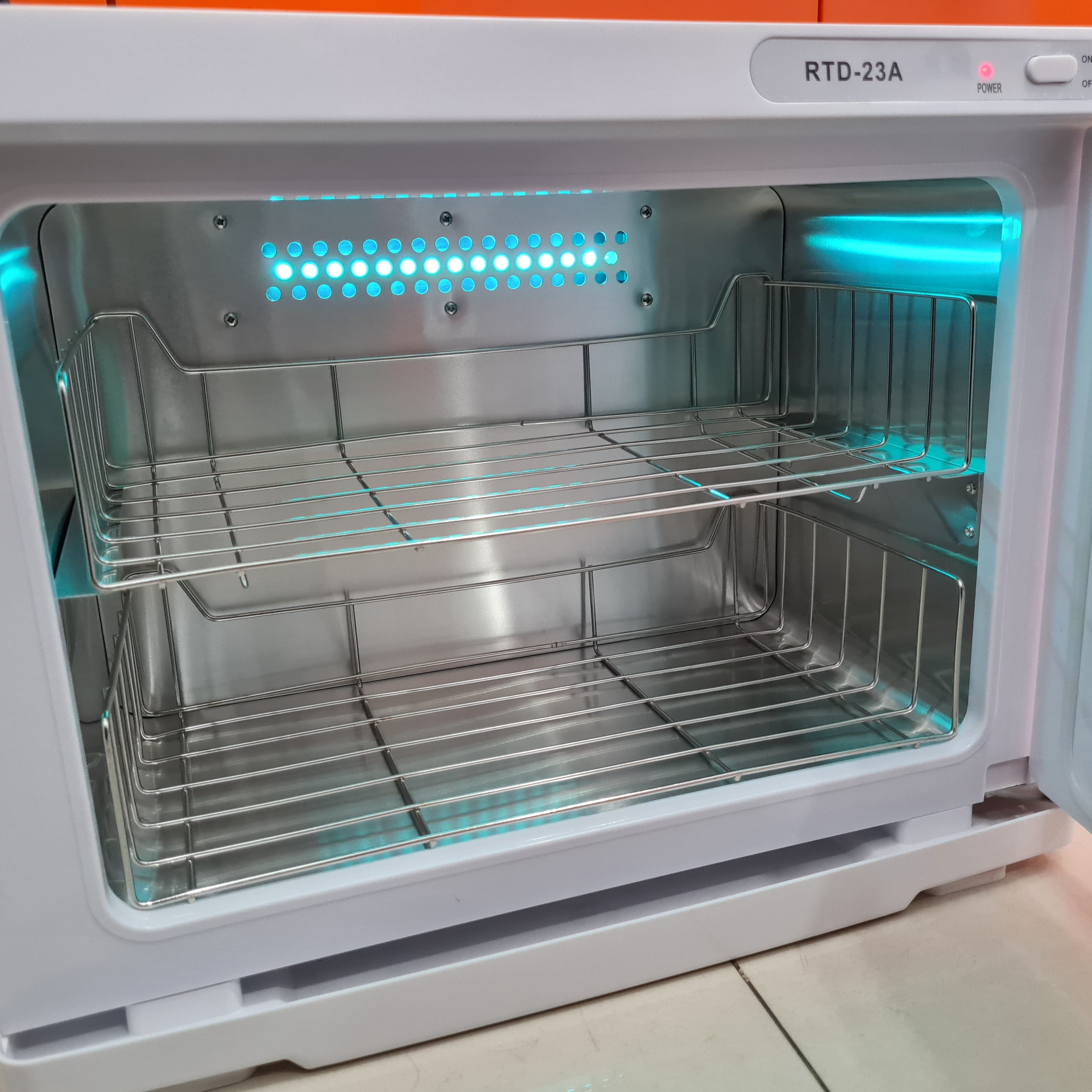 ទូសំលាប់មេរោគកំដៅនិងយូវី / Electric towel warmer heat & UV