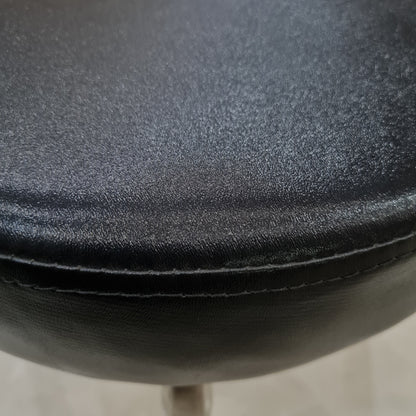 កៅអីធ្វើក្រចក( ខ្មៅ) / foot spa stool (Black)